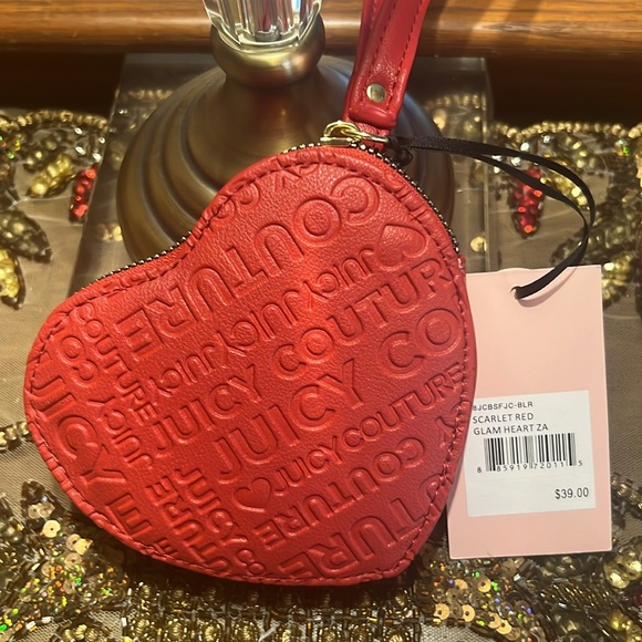 Ran as unlisted $18 10/20/24 juicy Couture Red Heart shaped Wristlet- embossed - Picture 2 of 5